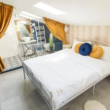 Апартаменты Ivy Boutique *